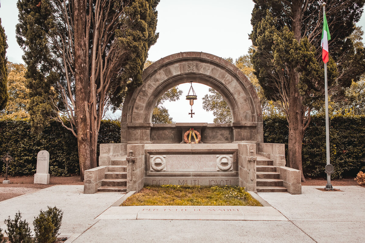 cimitero_degli_eroin_n_oleotto